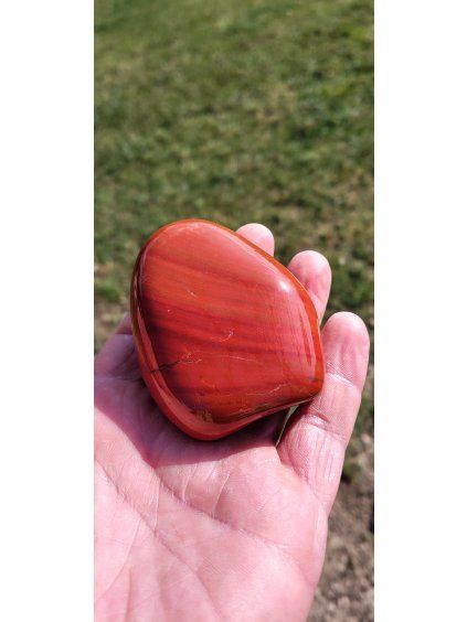 Jaspis červený tromlovaný