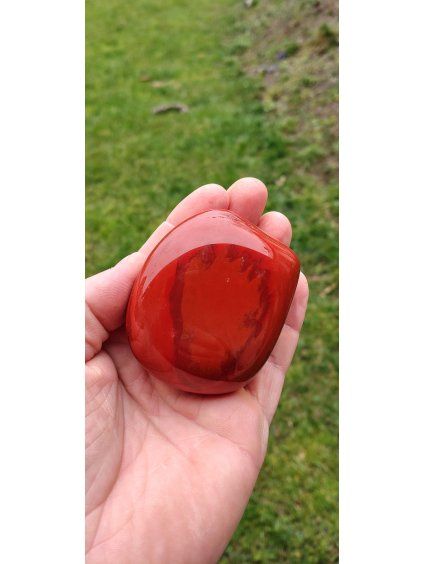 Jaspis červený tromlovaný