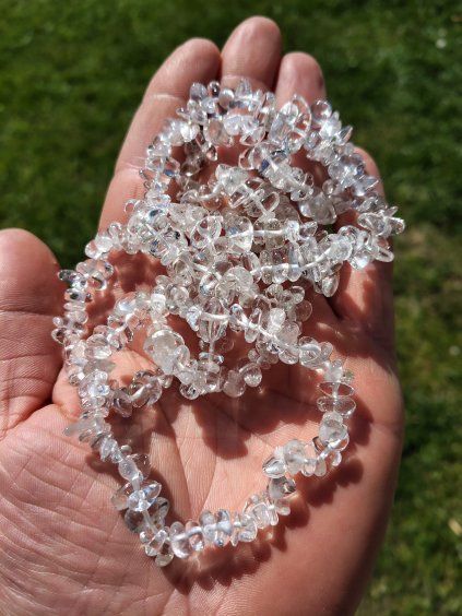 Křišťál náramek sekaný