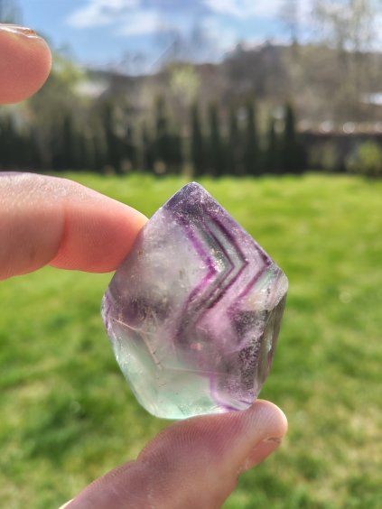 Fluorit broušený tvar