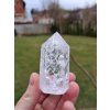 Křišťál obelisk pukaný