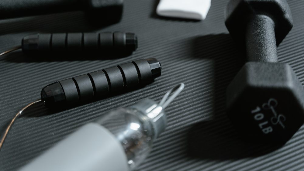 Pre‑workout na léto: Co vzít před ranním či večerním tréninkem, aby tělo zvládlo vysoké teploty