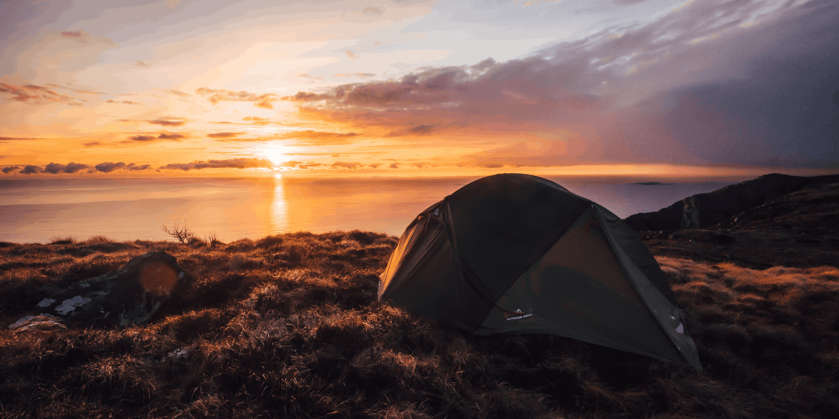 Turisté v přírodě s outdoorovým vybavením – blog Activent