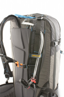 Uchycení hadičky Camelbagu, nastavitelný hrudní popruh s píšťalkou