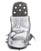 Zádovou desku je možné zaměnit za SAS-TEC SCA,certifikovaný chránič zad, a z batohu tak vytvořit nekompromisní freeridovou zbraň.