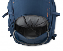 Dvě komory pro oddělení přepravovaného vybavení podle četnosti jeho používání