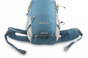 Odlehčený bederní pás pro lepší přilehnutí k bokům a lepší ventilaci