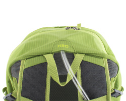 Hadička pro Camelbag mezi ramenními popruhy