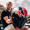 přilba SUPERTECH R10 limitovaná edice JACK MILLER  ALPINESTARS matný karbon/červená/modrá/žlutá/bílá 2025 (Veľkosť XL (obvod 61 - 62 cm))
