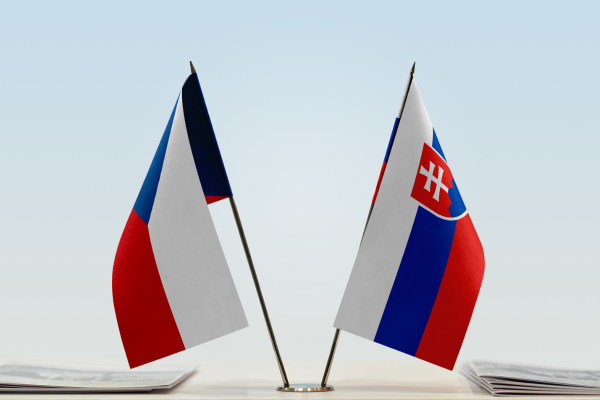 Vapování v Česku a na Slovensku: Jaké jsou reálné rozdíly?