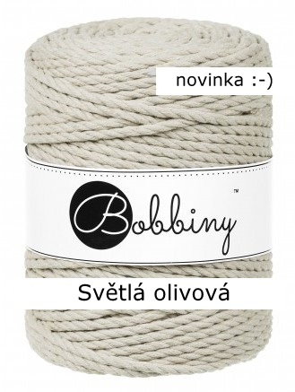 světlá olivová
