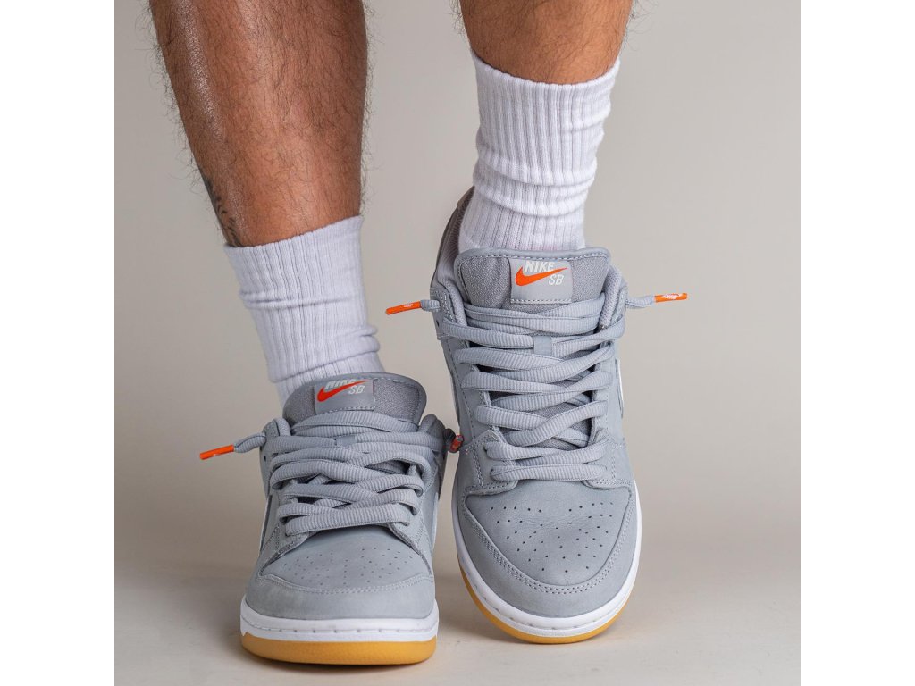 靴 Nike SB Dunk Low Orange Label \"Grey Gum\" Nike SB Dunk Low Orange Label Grey Gum DV5464-001 Info