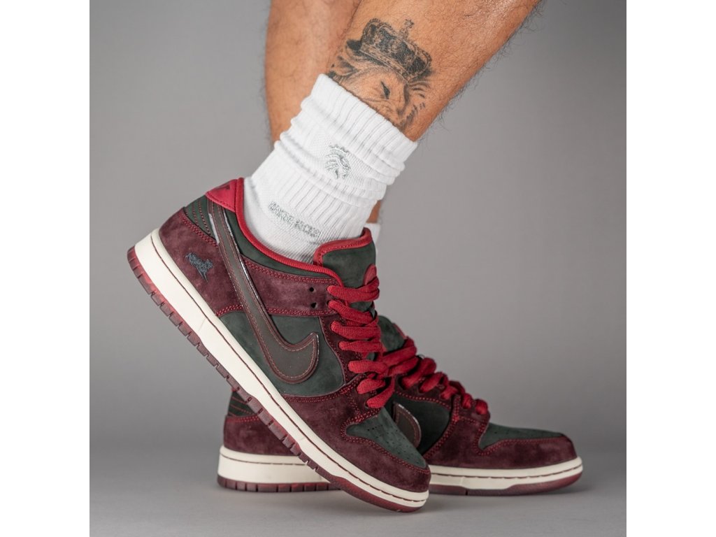 Tenisky a boty Nike SB Dunk Low Riot Skateshop | ADONIO