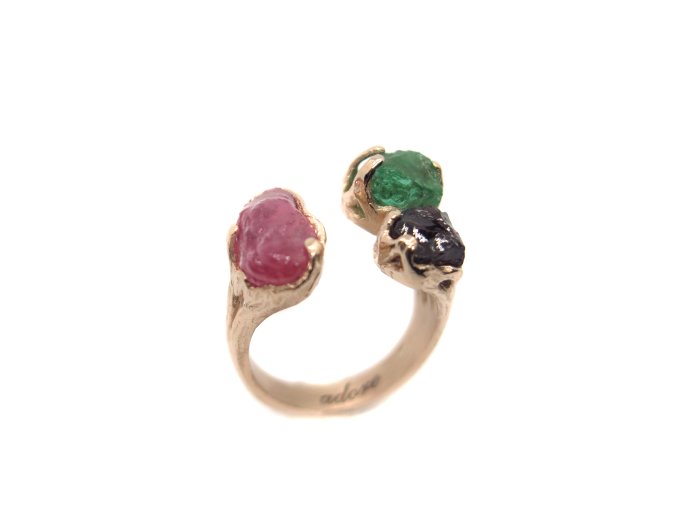 rubín, granát almandin, smaragd