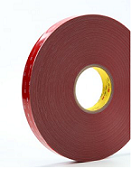 Potřebuji slepit dvě věci k sobě - styčná plocha je většinou mezi 6 - 50 mm. Hledám asi oboustranně lepicí pásku.