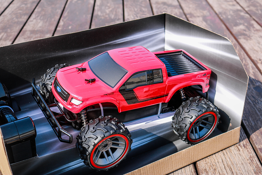 AMEWI Trade e.K. FORD F150 MONSTER TRUCK 1:12 PIROS
