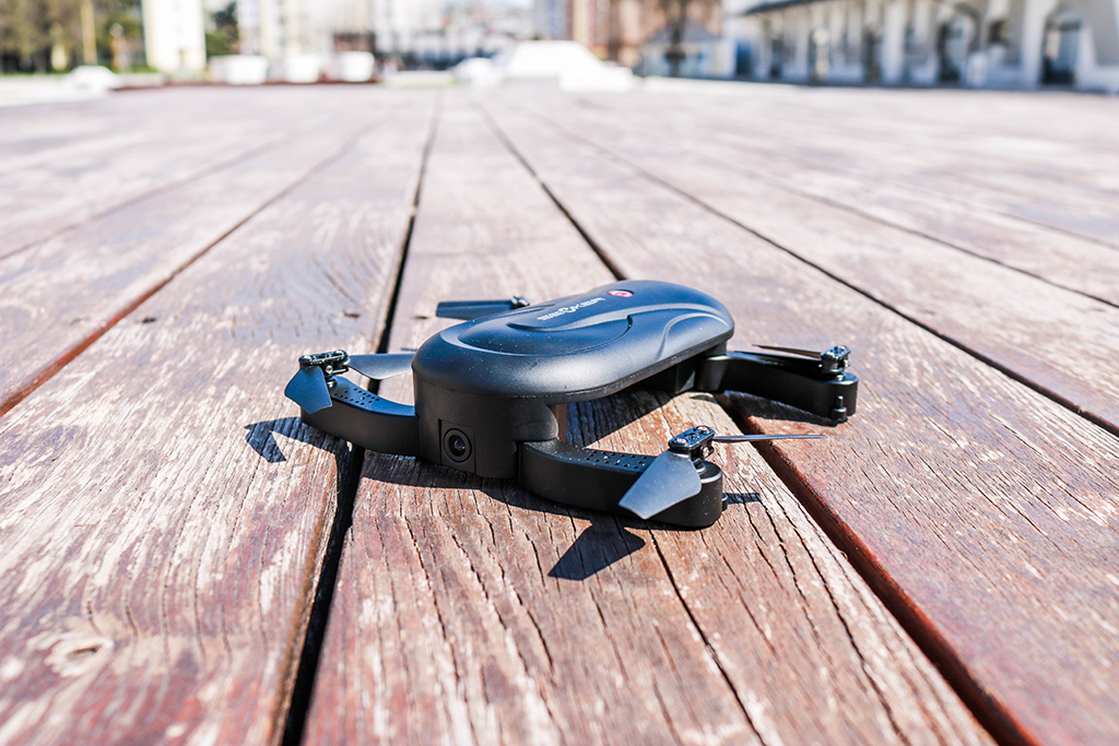 JJRC: Selfie drón Dobby (kamera FPV 720p, 2.4GHz, gyroszkóp, barométer) - Fehér Szín: fekete