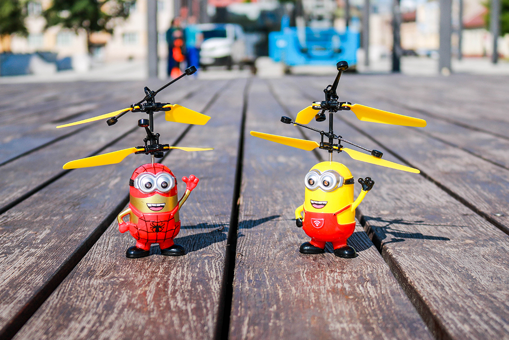 Repülő játék - minyon figura