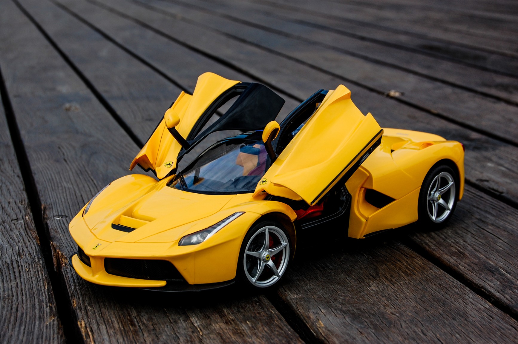 Rastar Ferrari laferrari F70 1:14
