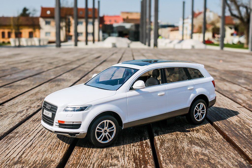 RC AUTO AUDI Q7 1:14 FEHÉR