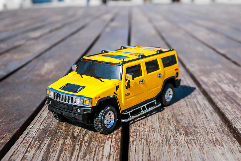 Autec AG - Coche teledirigido Cartronic RC HUMMER H2 AMARILLO