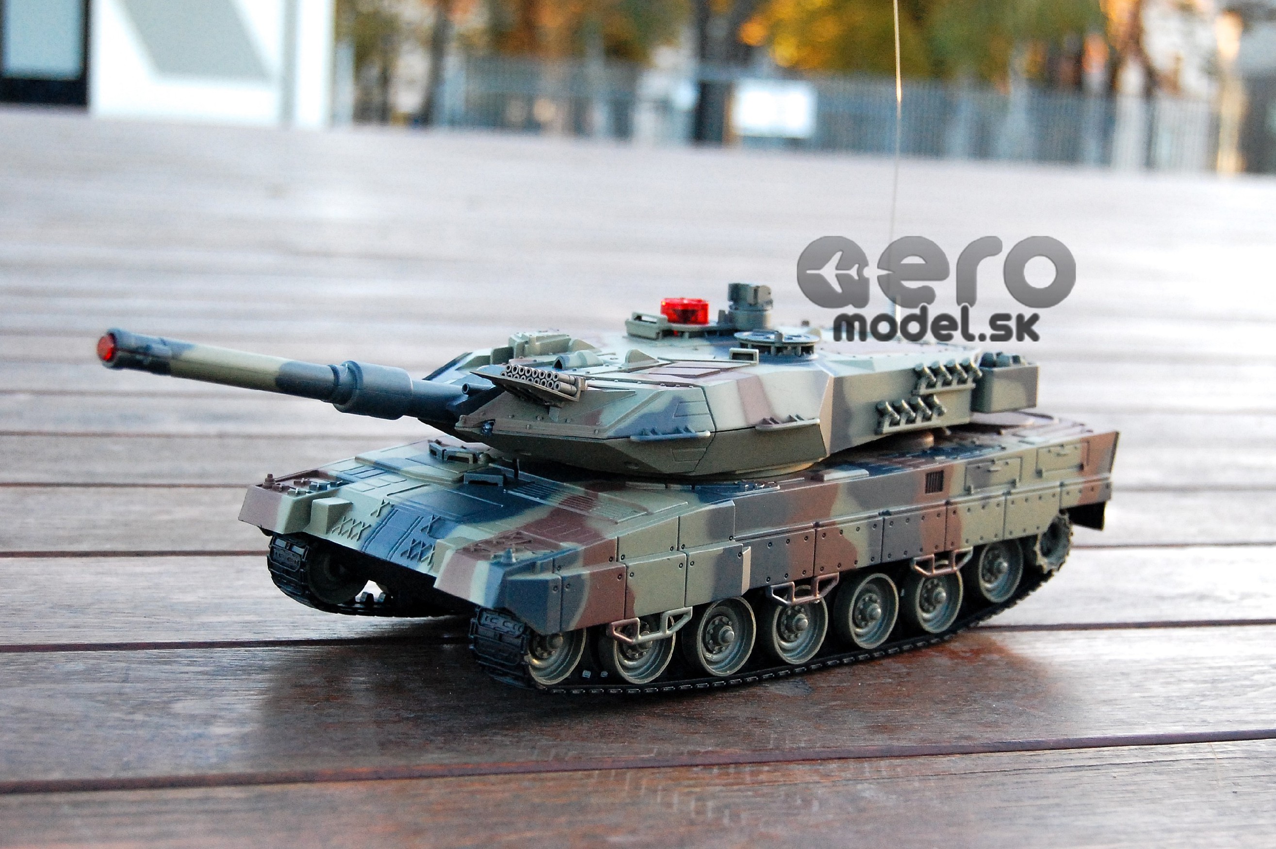 RC tank Abrams RTR 1:24