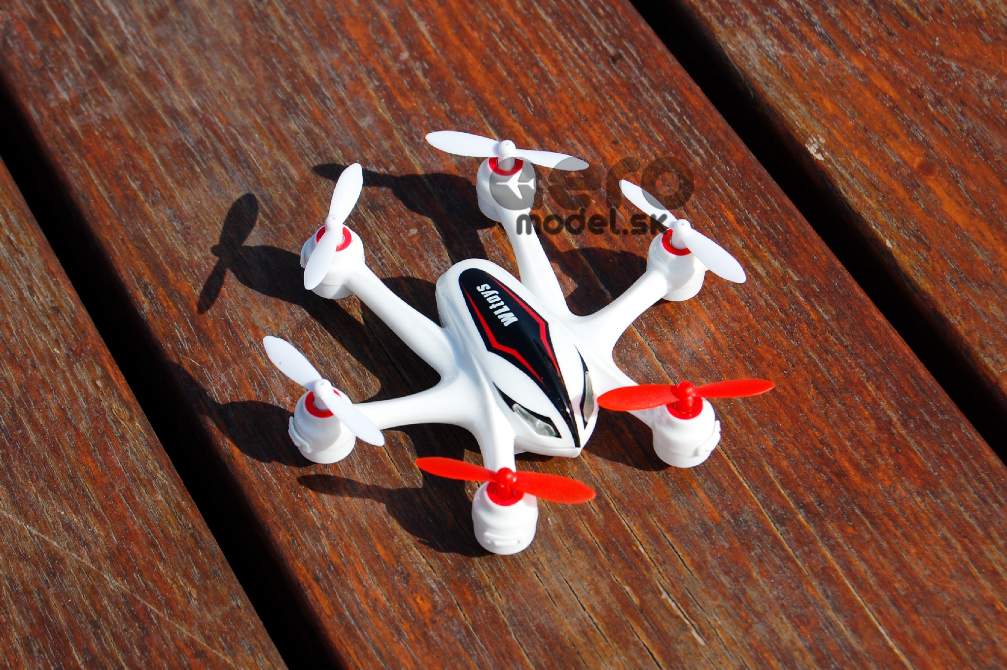 WL TOYS Sky Tracker - MINI RC HEXAKOPTER
