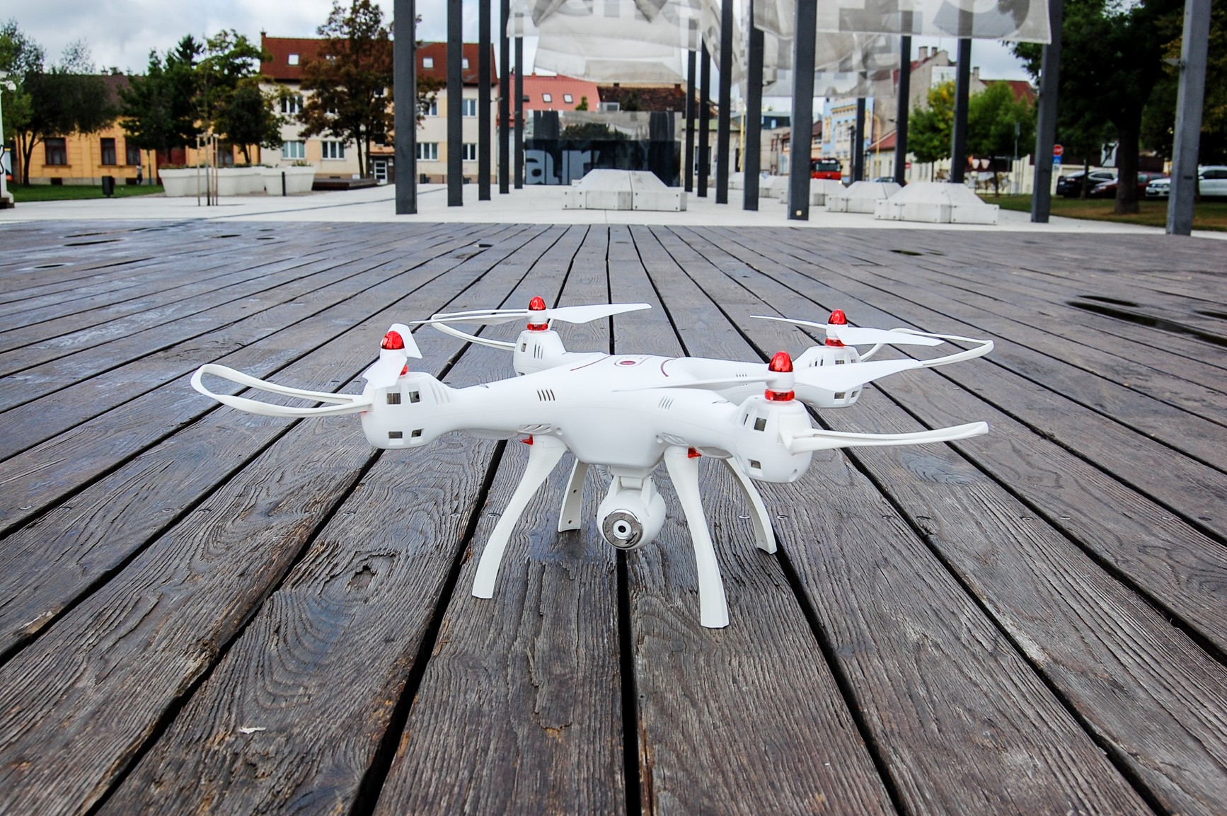 Syma X8SC (kamera HD 2MP, 2.4GHz, hatótávolság 70m, lebegés és visszatérő funkció)