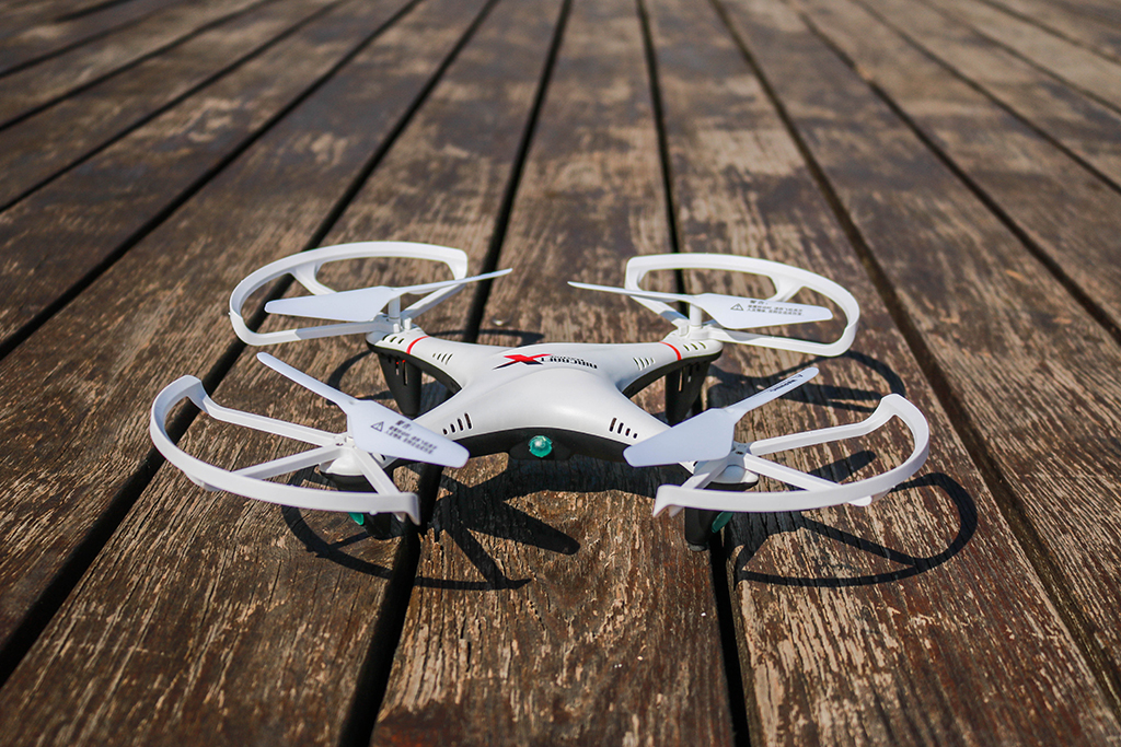 Drón HD kamerával R806 a 2x AKU LiPo Rayline GmbH - RC_44633