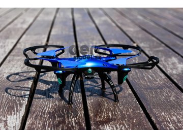 dron s kamerou
