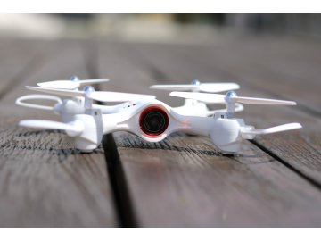 dron s kamerou
