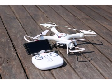 dron s kamerou
