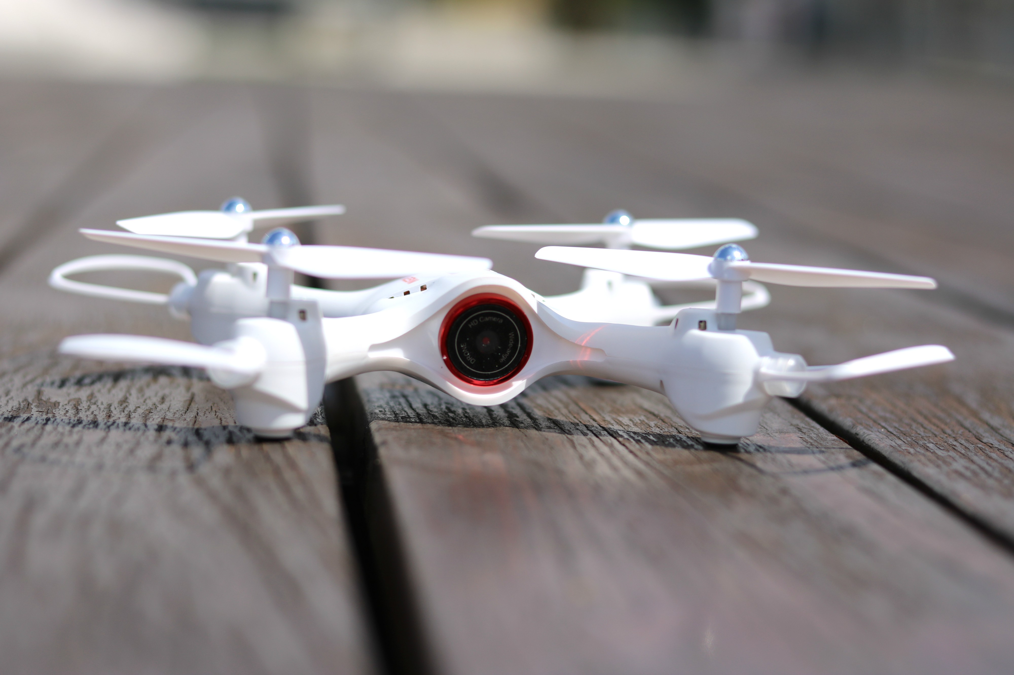 Syma X23W (FPV prenos, 2,4 GHz, gyroskop, auto-štart, vznášadlo, rozsah do 25 m) - biely