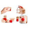 dreveny domcek s figurkami