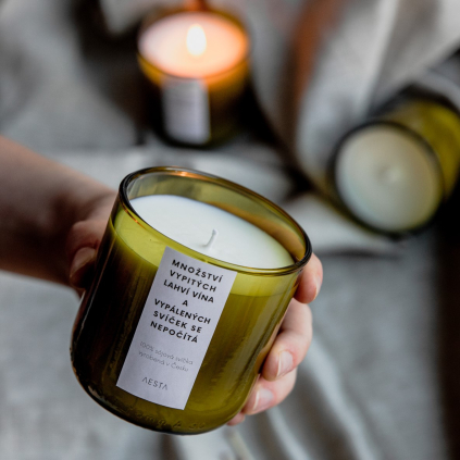 Svíčka v zelené vinné lahvi 240 ml - II. jakost