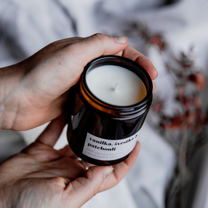 Sójová svíčka Vanilka, švestka & patchouli - II. jakost