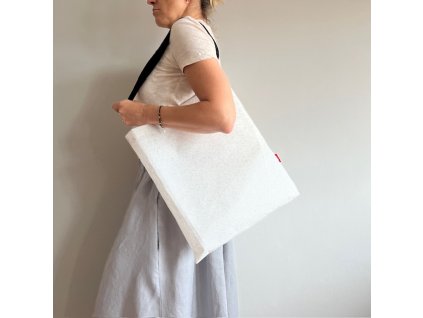 Upcyklovaná taška z banneru M na denní nošení - White