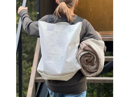 10493 2 upcyklovany batoh z banneru white