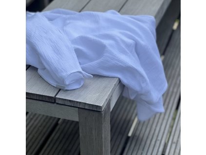 Mušelínový šátek 135x135 cm- Bílá