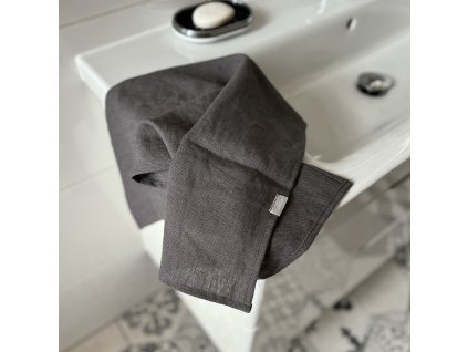 Lněný ručník / osuška - Grafitově šedá (Graphite Grey)