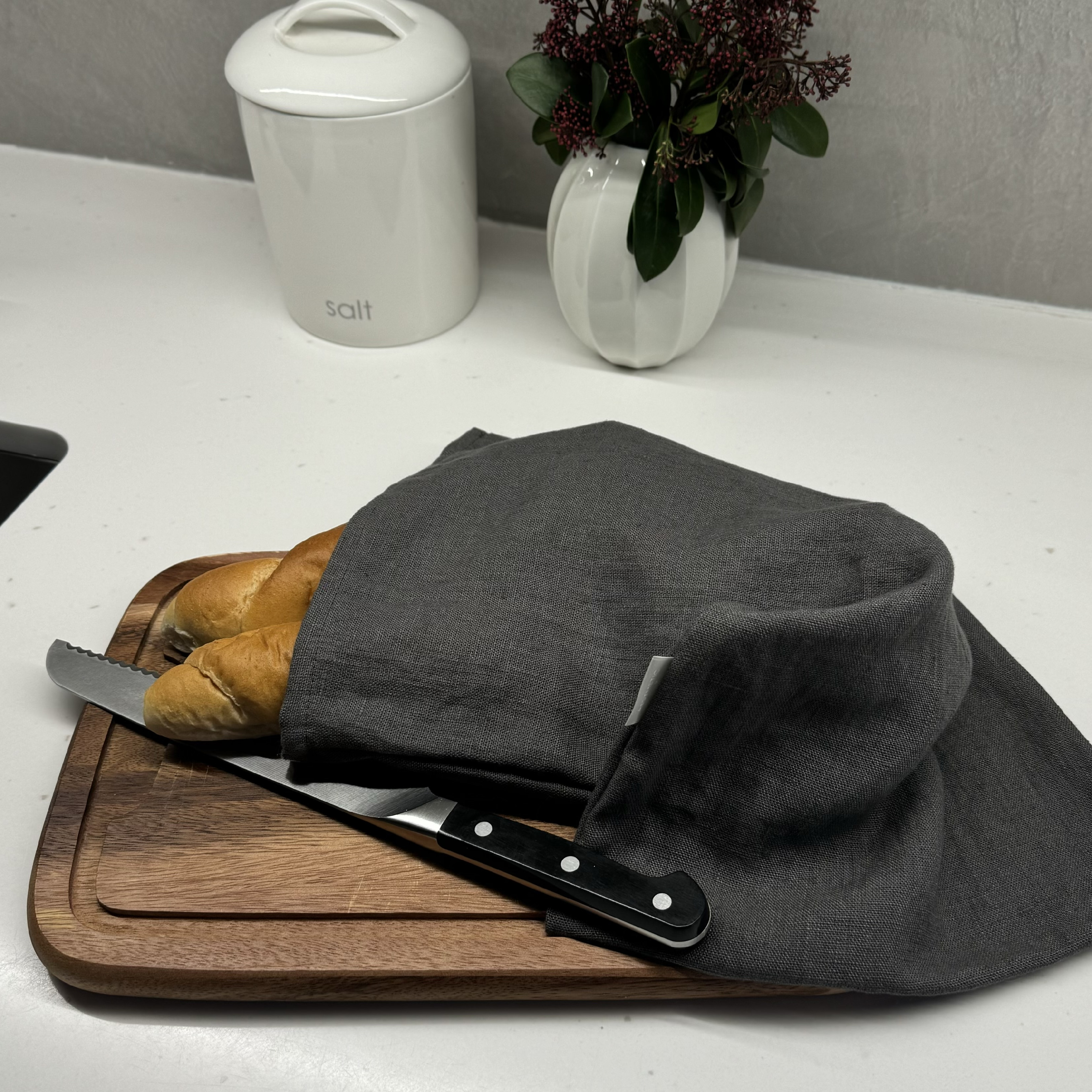 Lněný vak na chleba / sáček na pečivo s koženým poutkem - Grafitově šedá (Graphite Grey)(Black) Rozměr mix: 45x55 cm