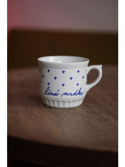 Hrnek malovaná Líná mrdka