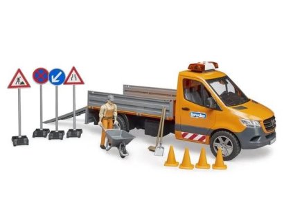 vozidlo udrzby mb sprinter s ridicem a prislusenstvim se svetelnou a zvukovou signalizaci