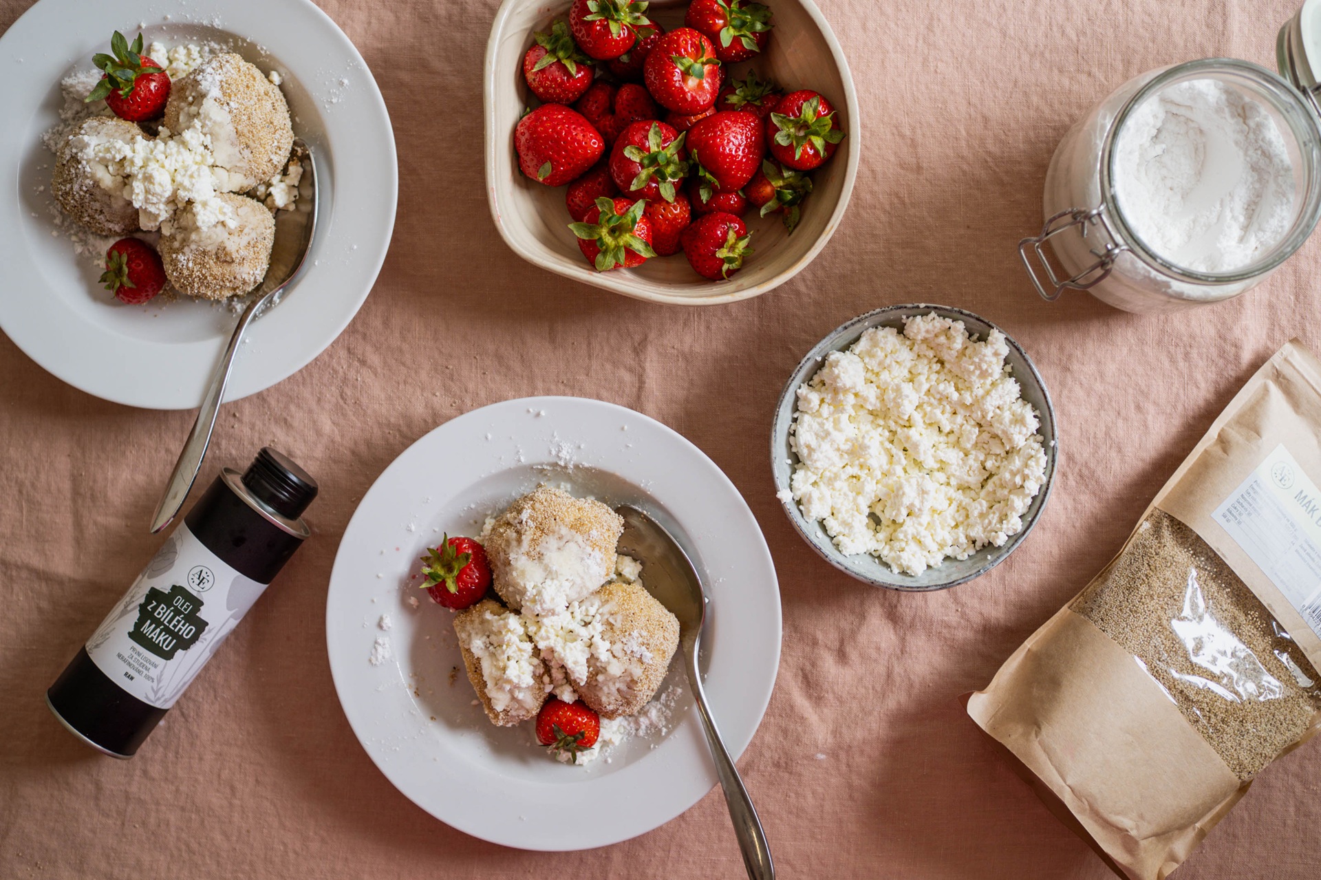 RECEPT: Jahodové knedlíky s bílým mákem