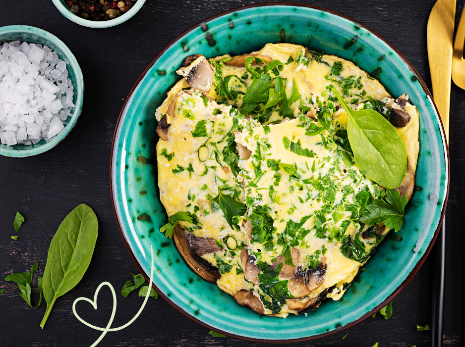 RECEPT: Omeleta se špenátem, žampiony a slunečnicovými semínky
