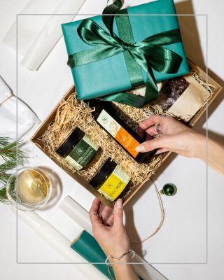 🎁 Vánoční pohoda začíná tam, kde končí hledání dárků. Tak jsme je vymysleli za tebe. Hotová balení, možnost poskládat si...