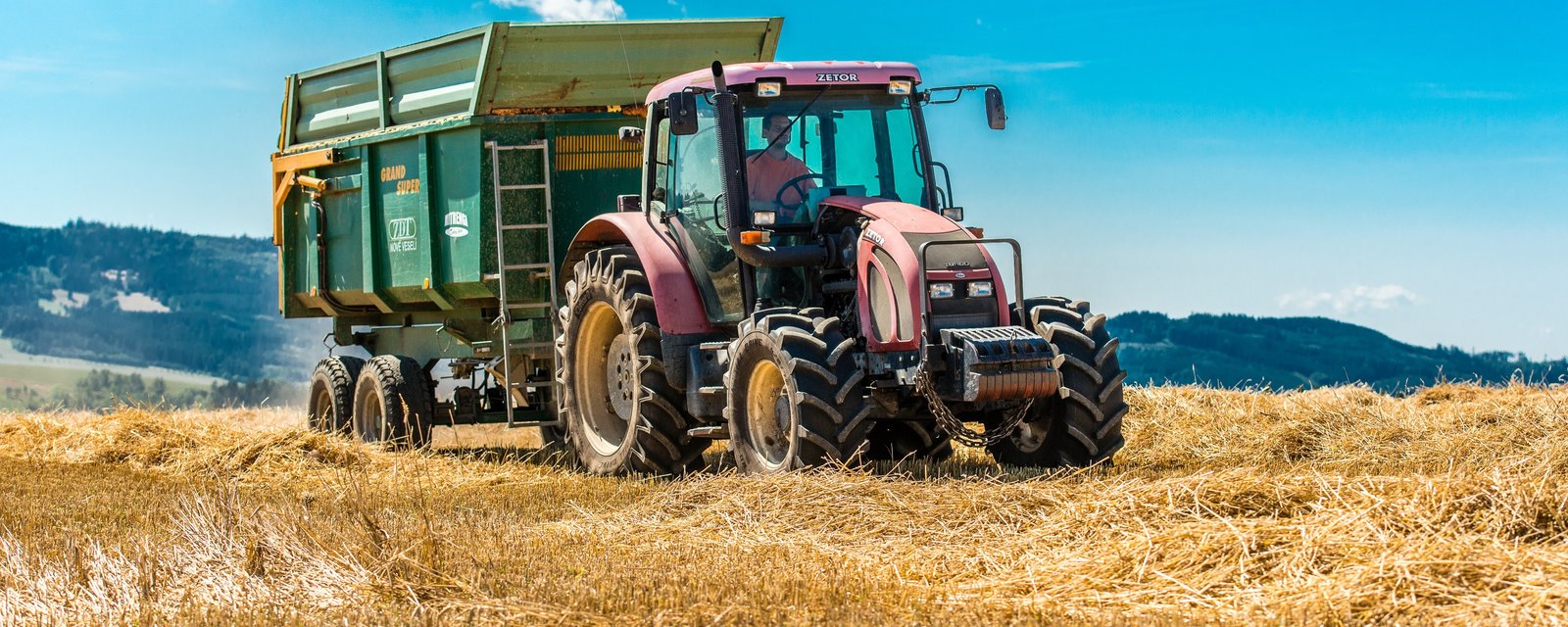 Zemědělská technika Agrofyto na poli