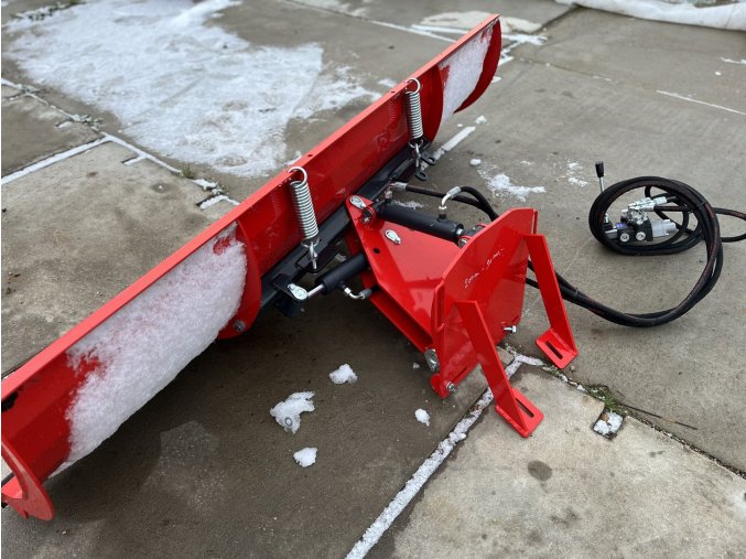 Sněhový pluh univerzální - čelní s hydraulikou