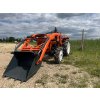 Kubota L1500 s čelním nakladačem