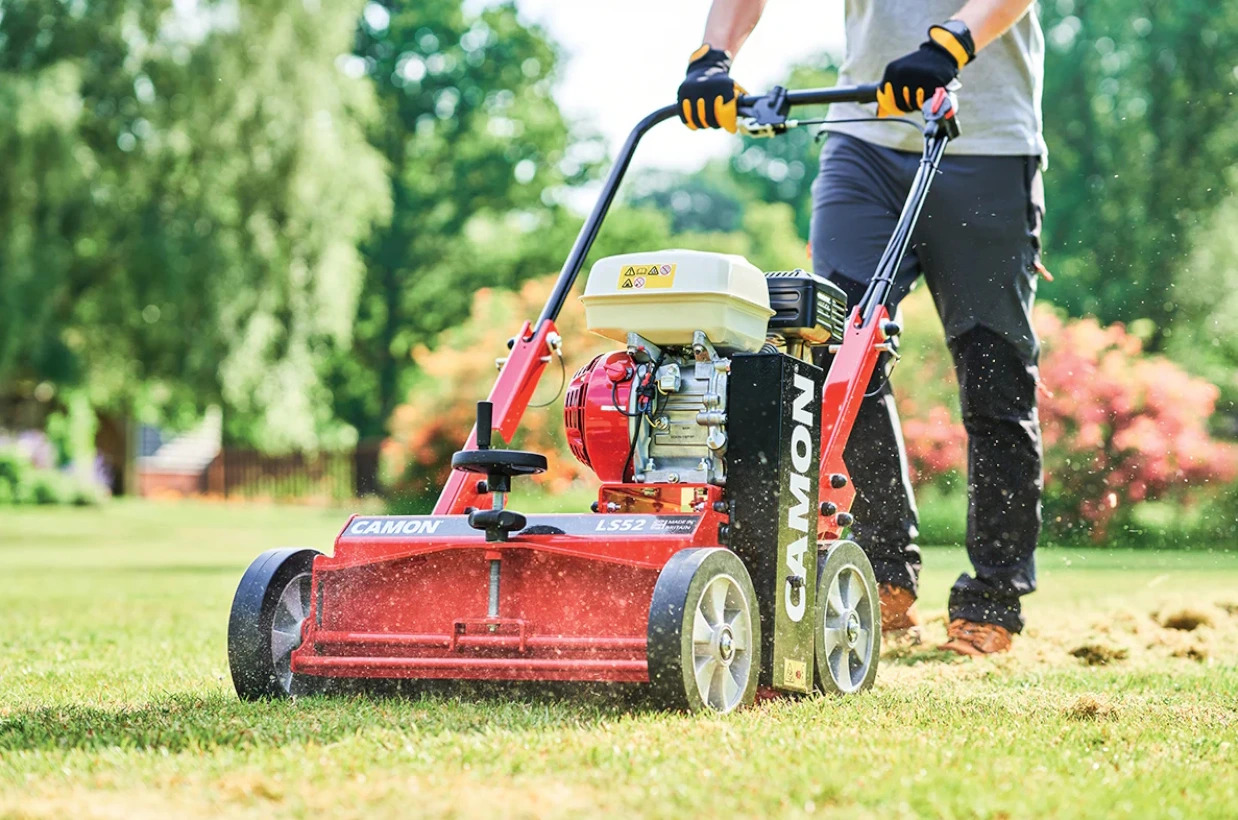 Význam vertikutace pro trávníky